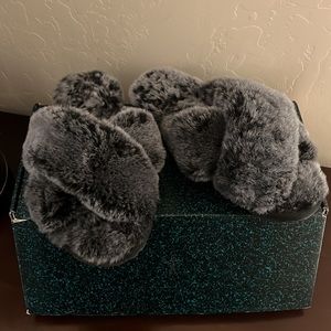 Emu fuzzy slippers/slides
